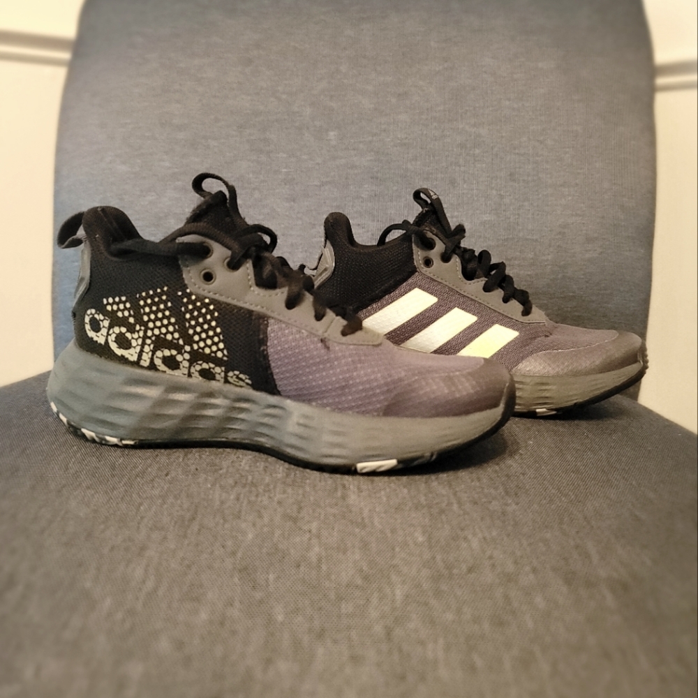 ADIDAS OWN THE GAME 2.0 SUSTAINABLE BASKETBALL SHOES